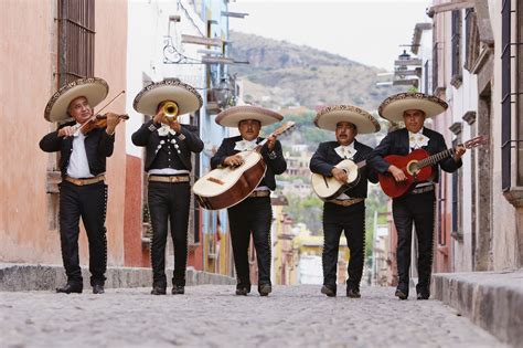 ZudiKey Fiesta: Een Mexicaanse Muziekrevolutie in Amsterdam?